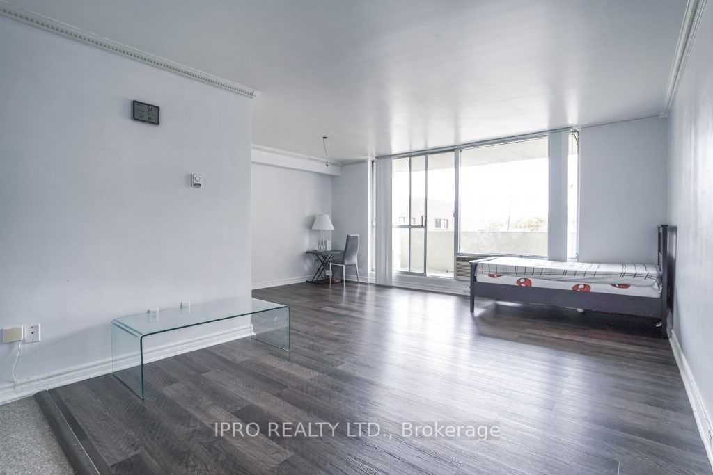 5 Massey Sq, unit 106 for sale - image #2