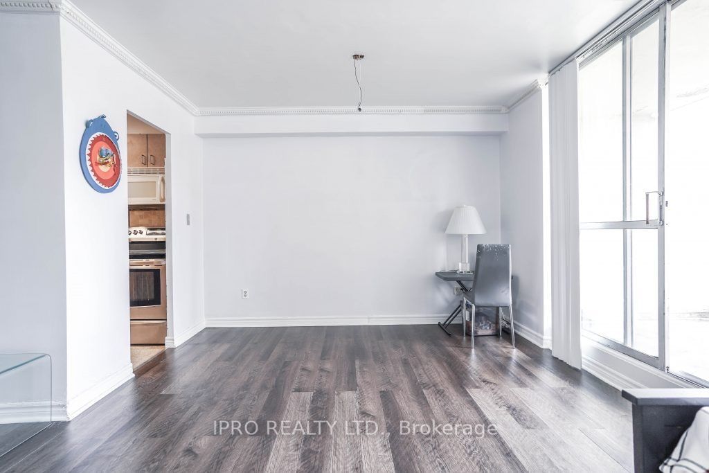 5 Massey Sq, unit 106 for sale - image #3