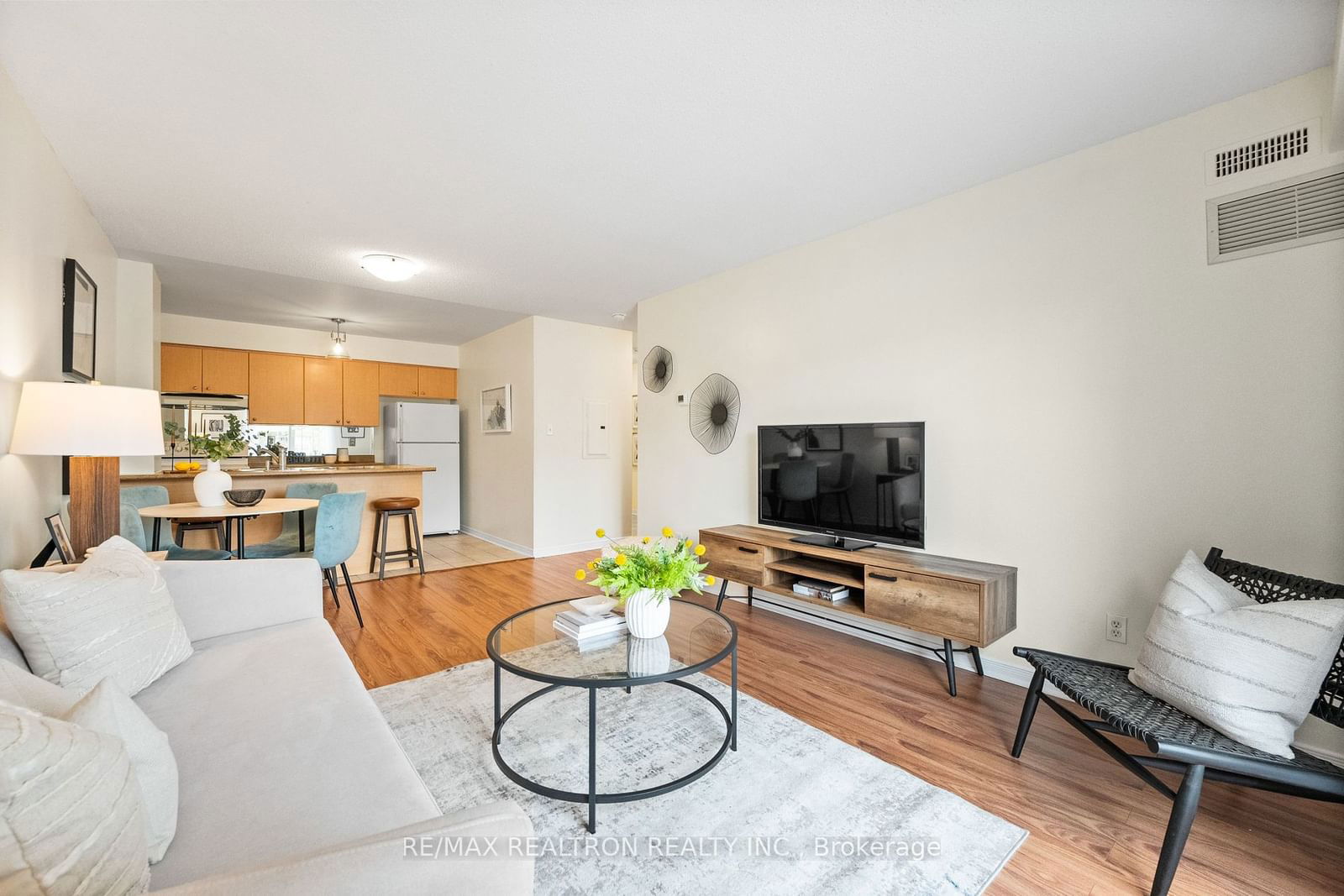 90 Aspen Springs Dr, unit 103 for sale - image #3