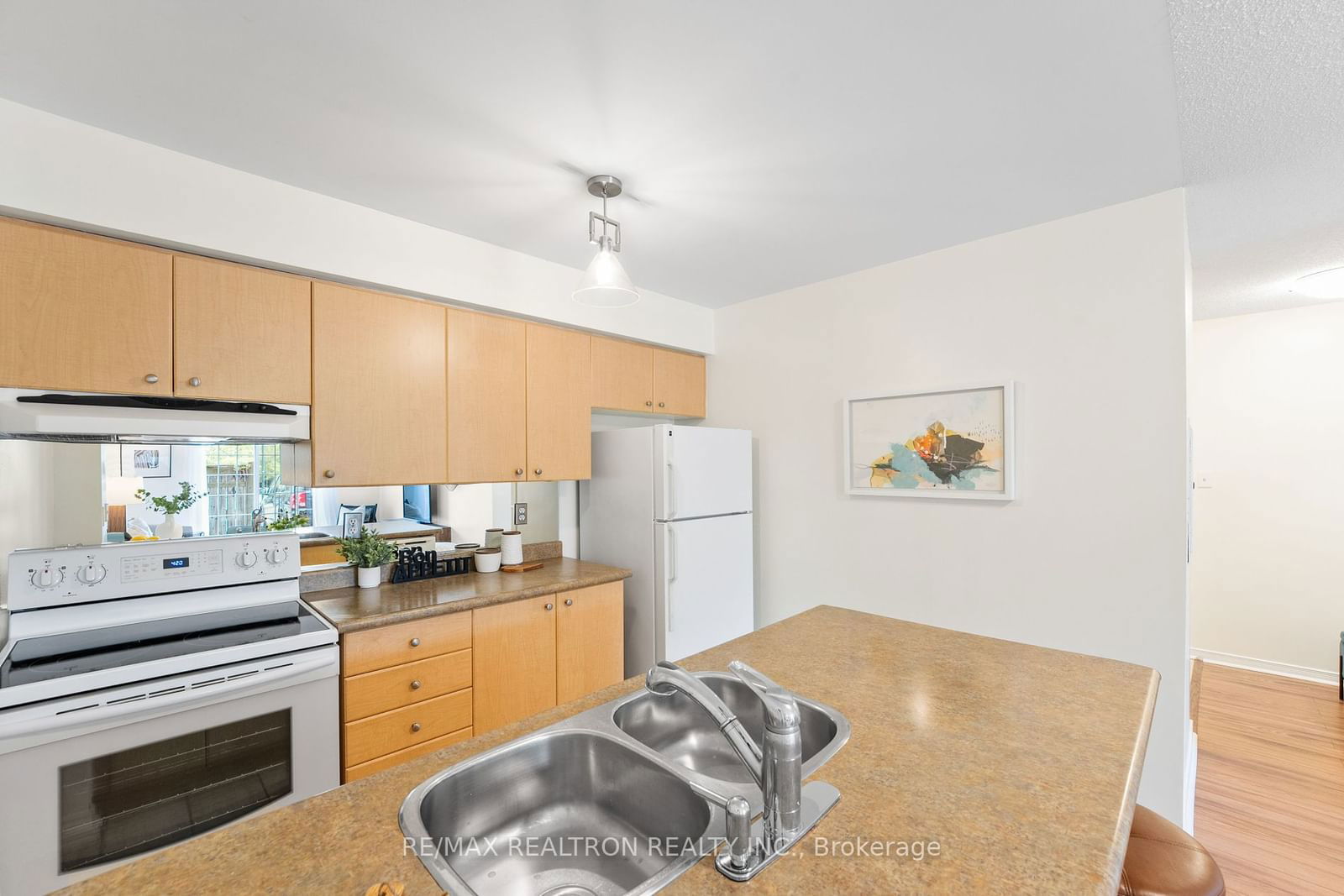 90 Aspen Springs Dr, unit 103 for sale - image #6