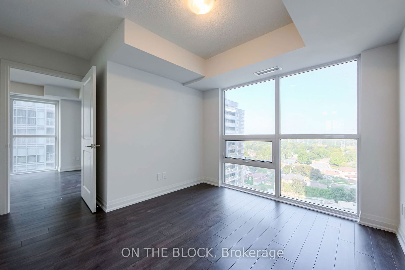 20 Meadowglen Pl, unit 1201 for sale - image #17