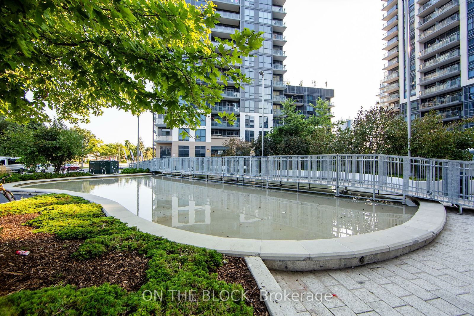 20 Meadowglen Pl, unit 1201 for sale - image #2