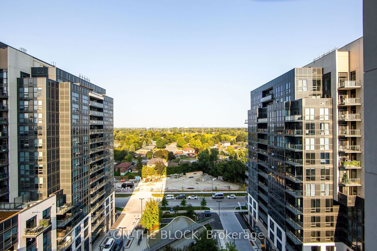 20 Meadowglen Pl, unit 1201 for sale