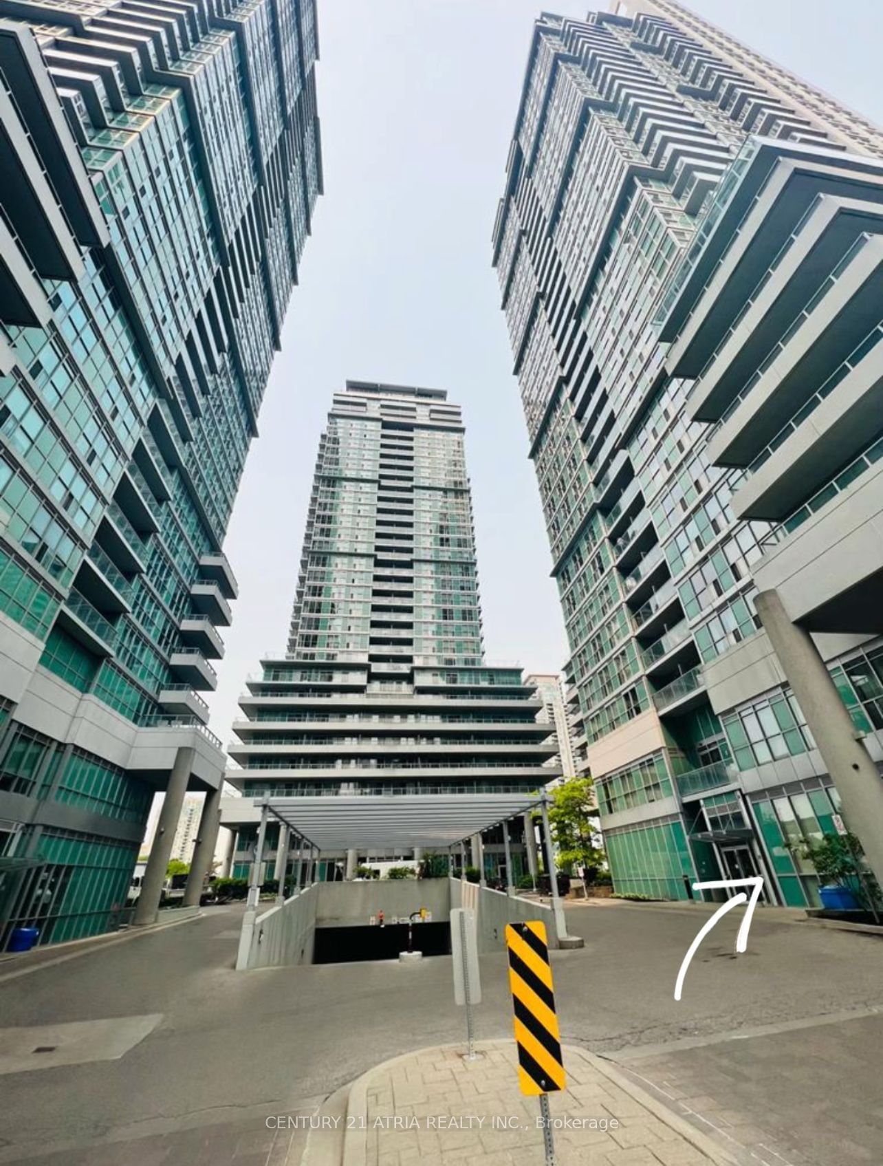 70 town centre Crt, unit 1606 for rent