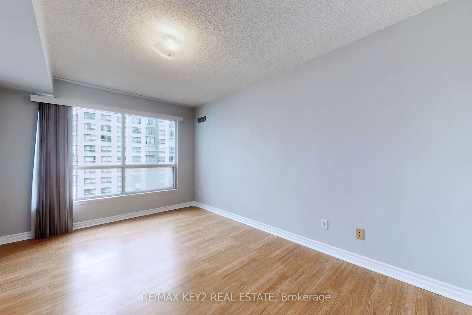 2550 Lawrence Ave E, unit 916 for rent - image #13