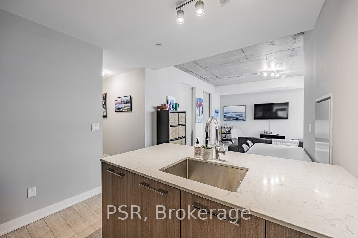 15 Baseball Pl, unit 619 for rent - image #5