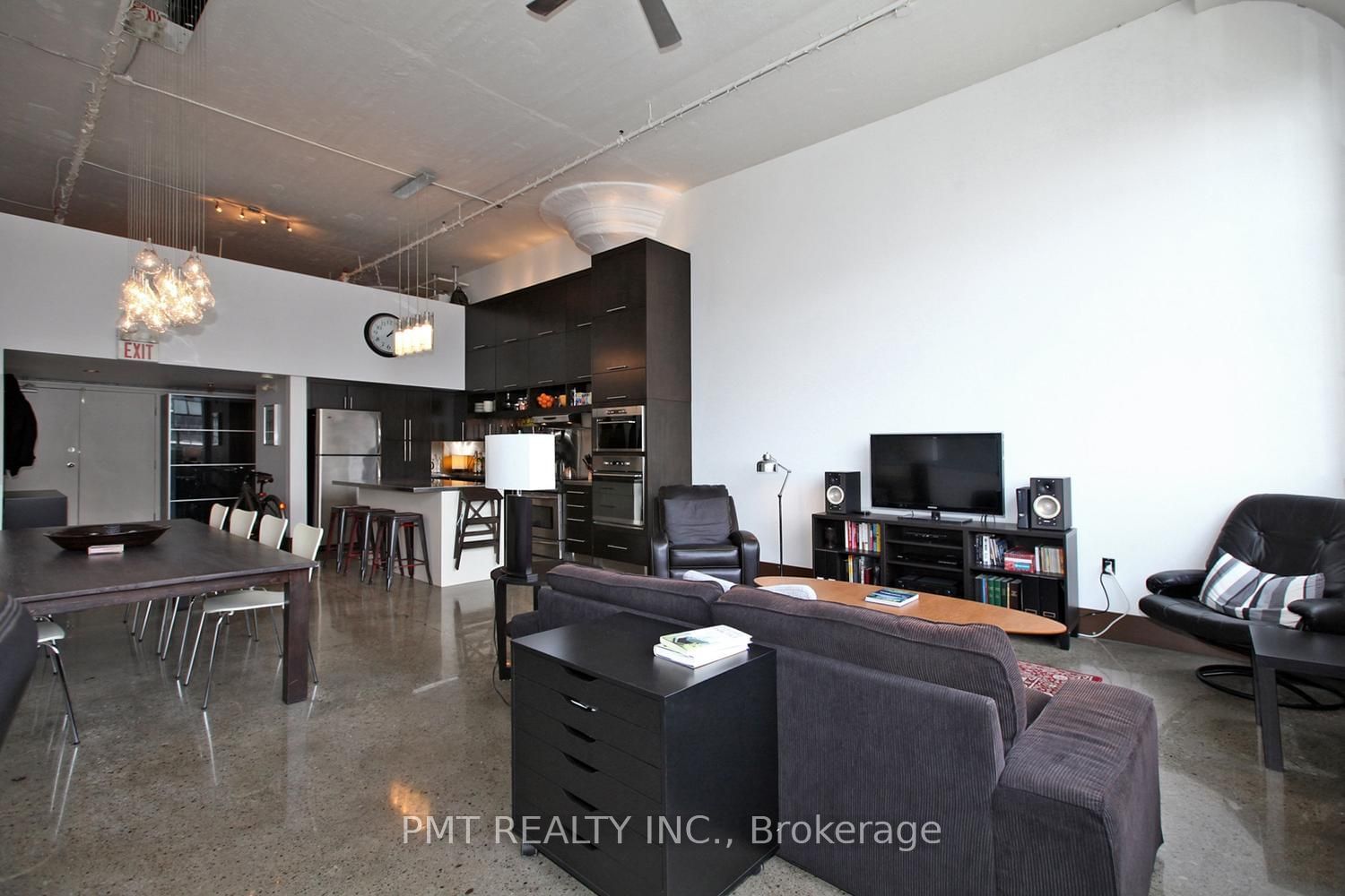 245 Carlaw Ave, unit 503 for rent - image #4