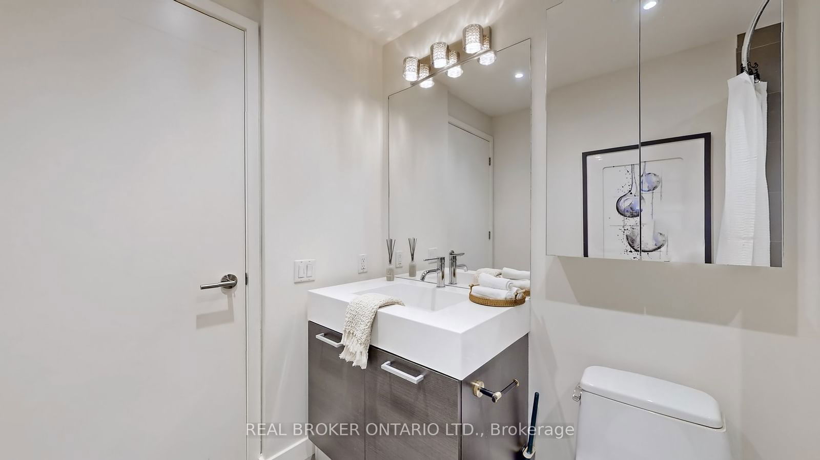 90 Broadview Ave, unit 303 for sale