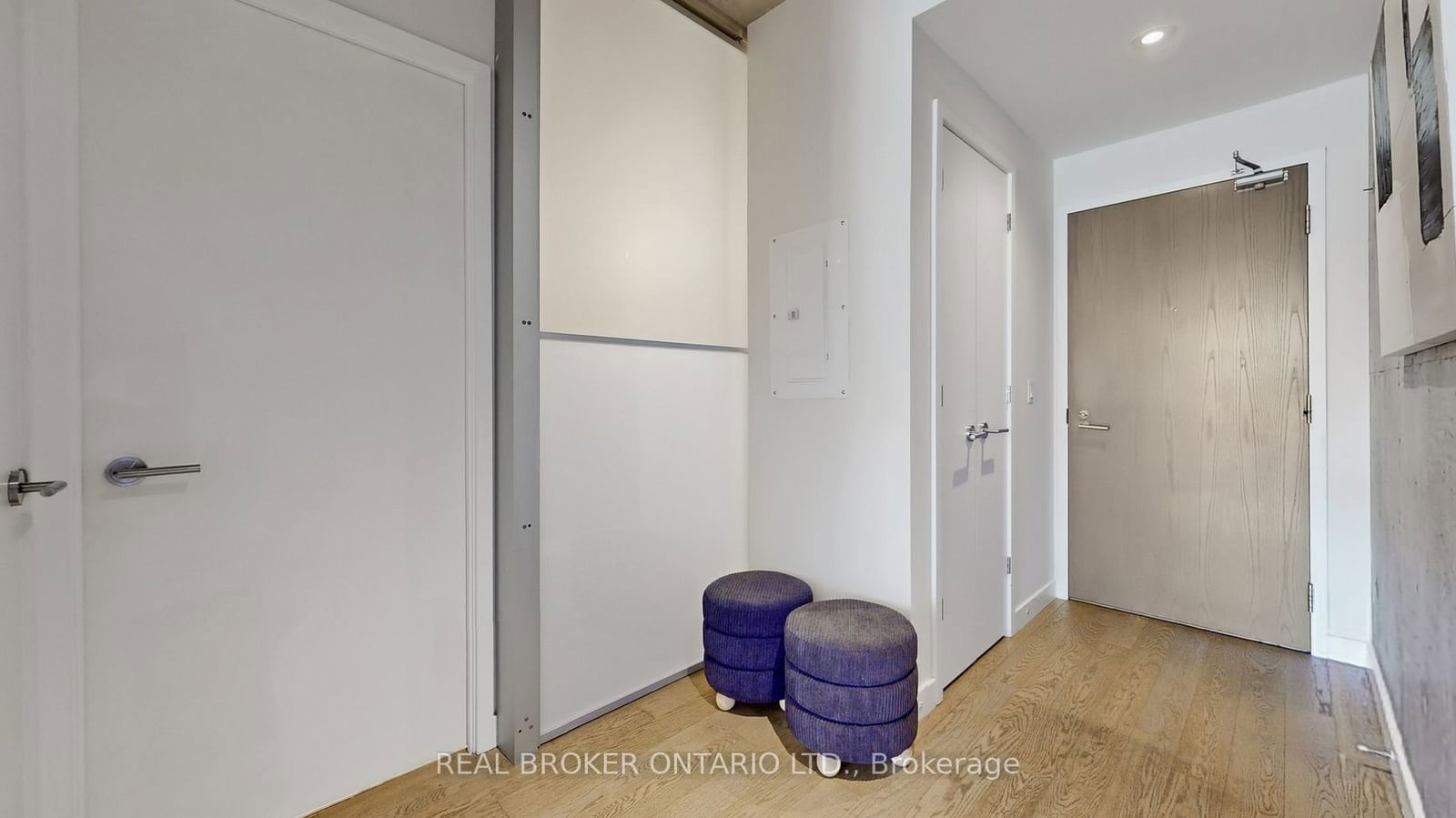 90 Broadview Ave, unit 303 for sale