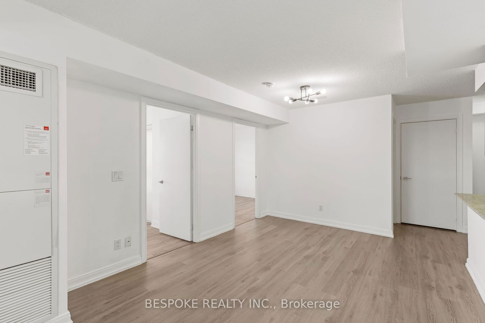 181 Village Green Sq, unit 820 for sale