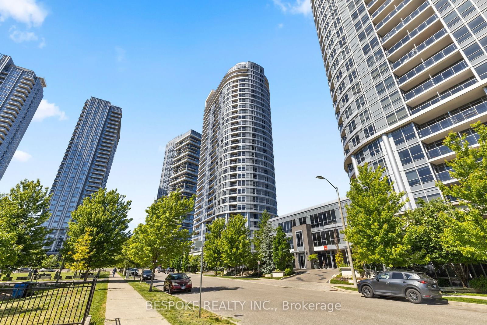 181 Village Green Sq, unit 820 for sale - image #2