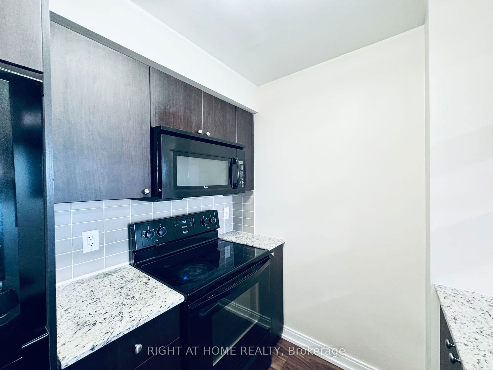 151 Village Green Sq, unit 2810 for rent - image #10