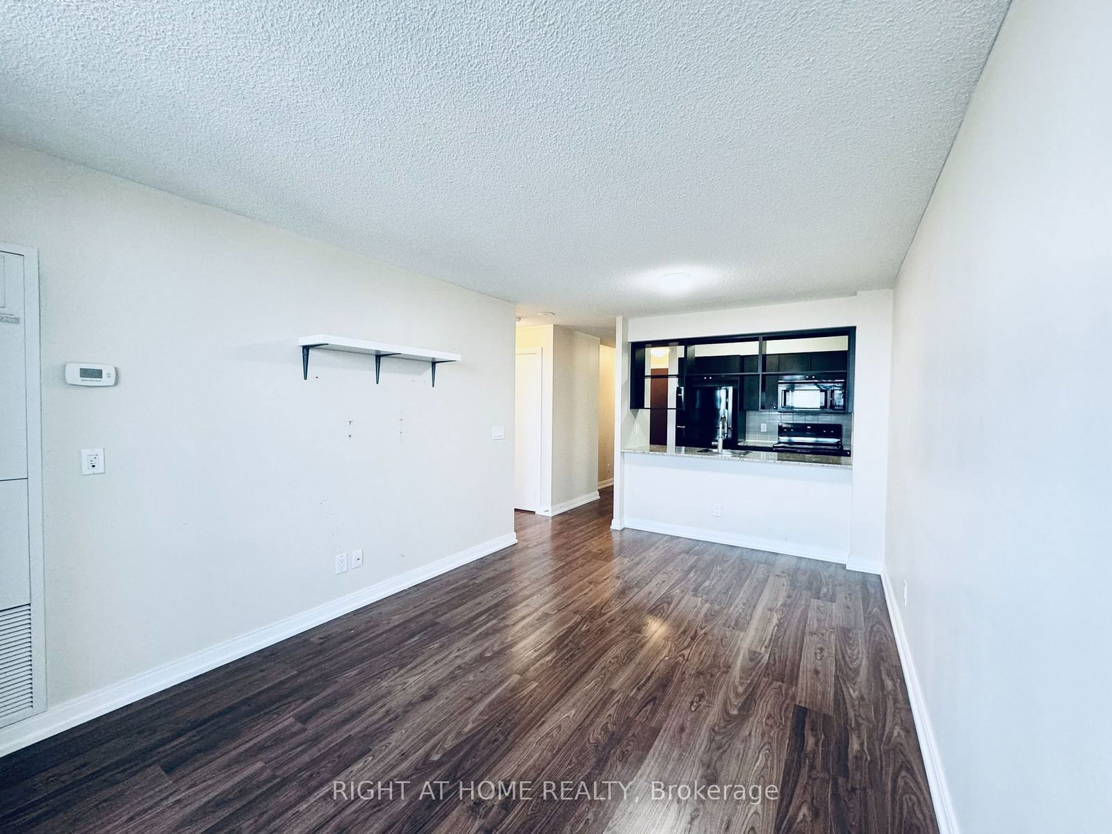 151 Village Green Sq, unit 2810 for rent