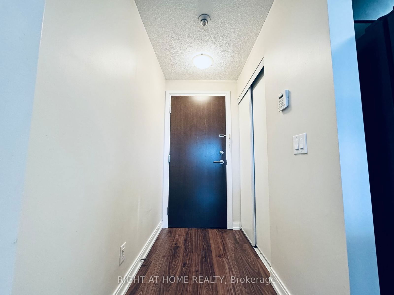 151 Village Green Sq, unit 2810 for rent - image #5