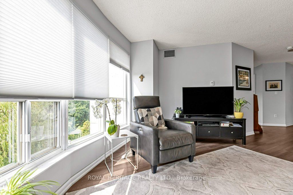 712 Rossland Rd E, unit 607 for sale - image #6