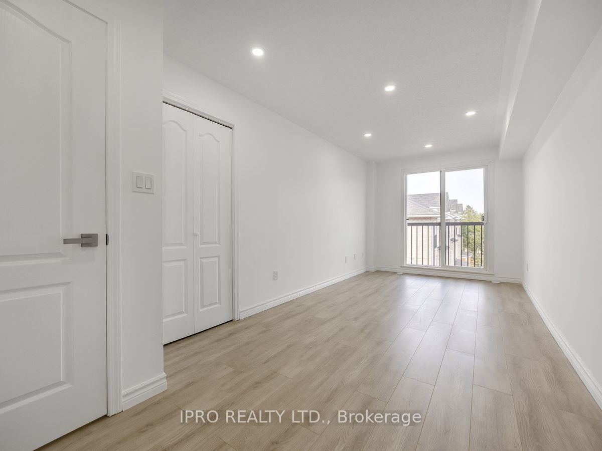 35 Strangford Lane, unit 305 for sale - image #13