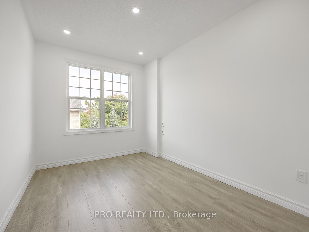 35 Strangford Lane, unit 305 for sale - image #18