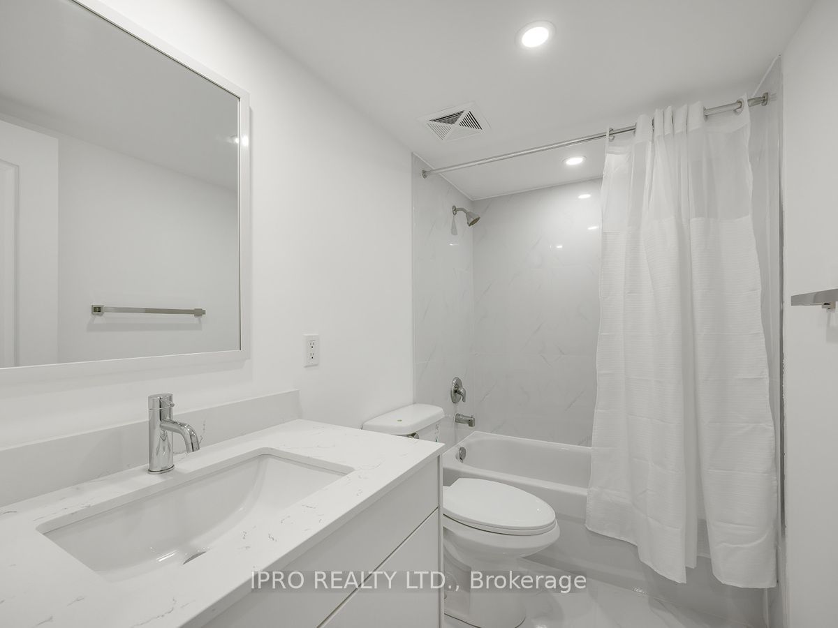 35 Strangford Lane, unit 305 for sale - image #20