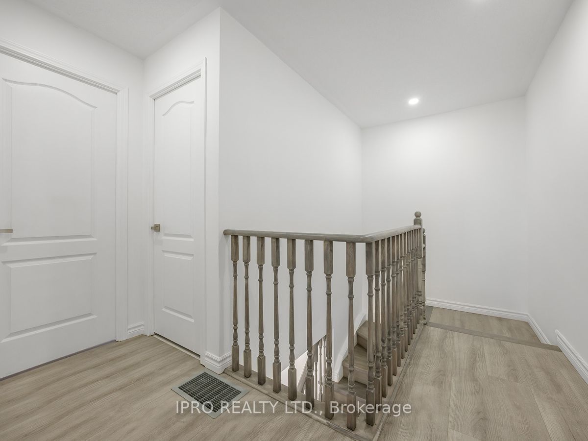 35 Strangford Lane, unit 305 for sale - image #21