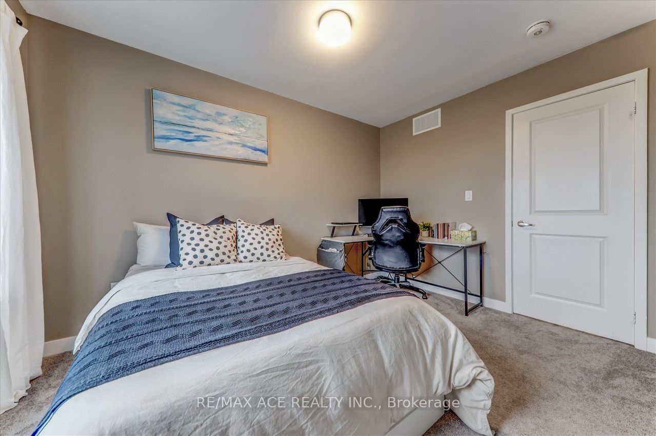 2550 Castlegate Crossing, unit 213 for sale - image #18