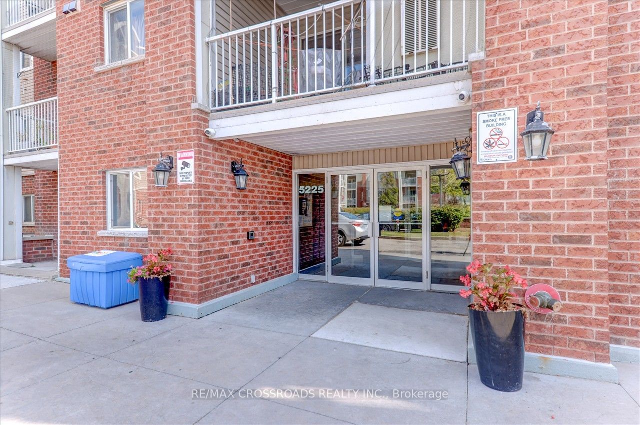 5225 Finch Ave E, unit 435 for sale - image #3