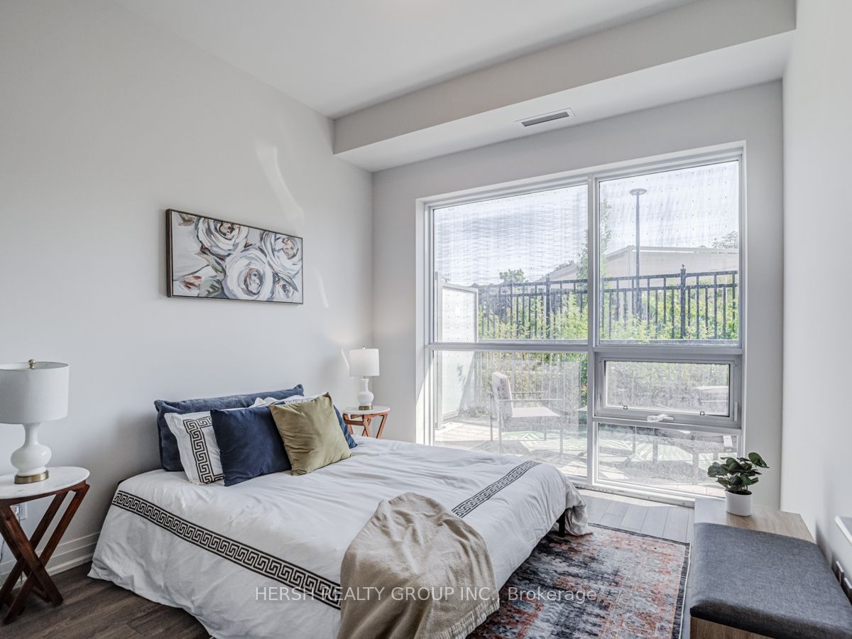 10 Meadowglen Pl, unit 106 for sale - image #8