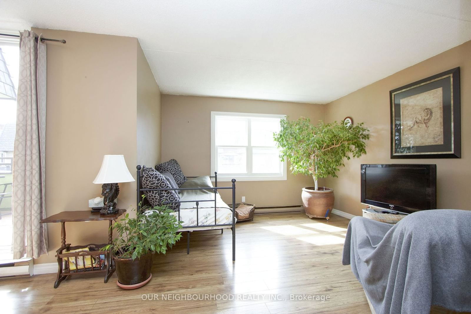 580 Mary St E, unit 222 for sale - image #7