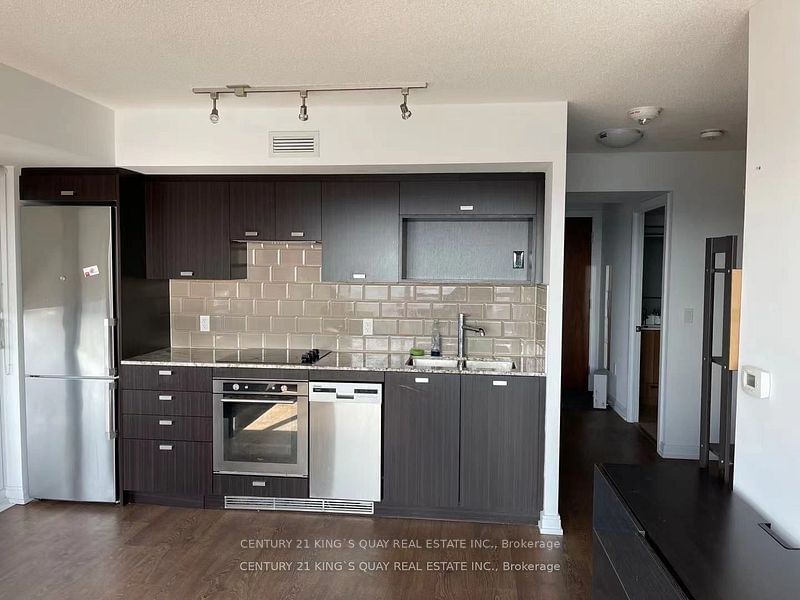 275 Village Green Sq, unit 2823 for rent - image #8