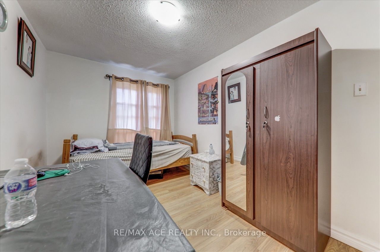 1121 Sandhurst Circ, unit 20 for sale - image #19