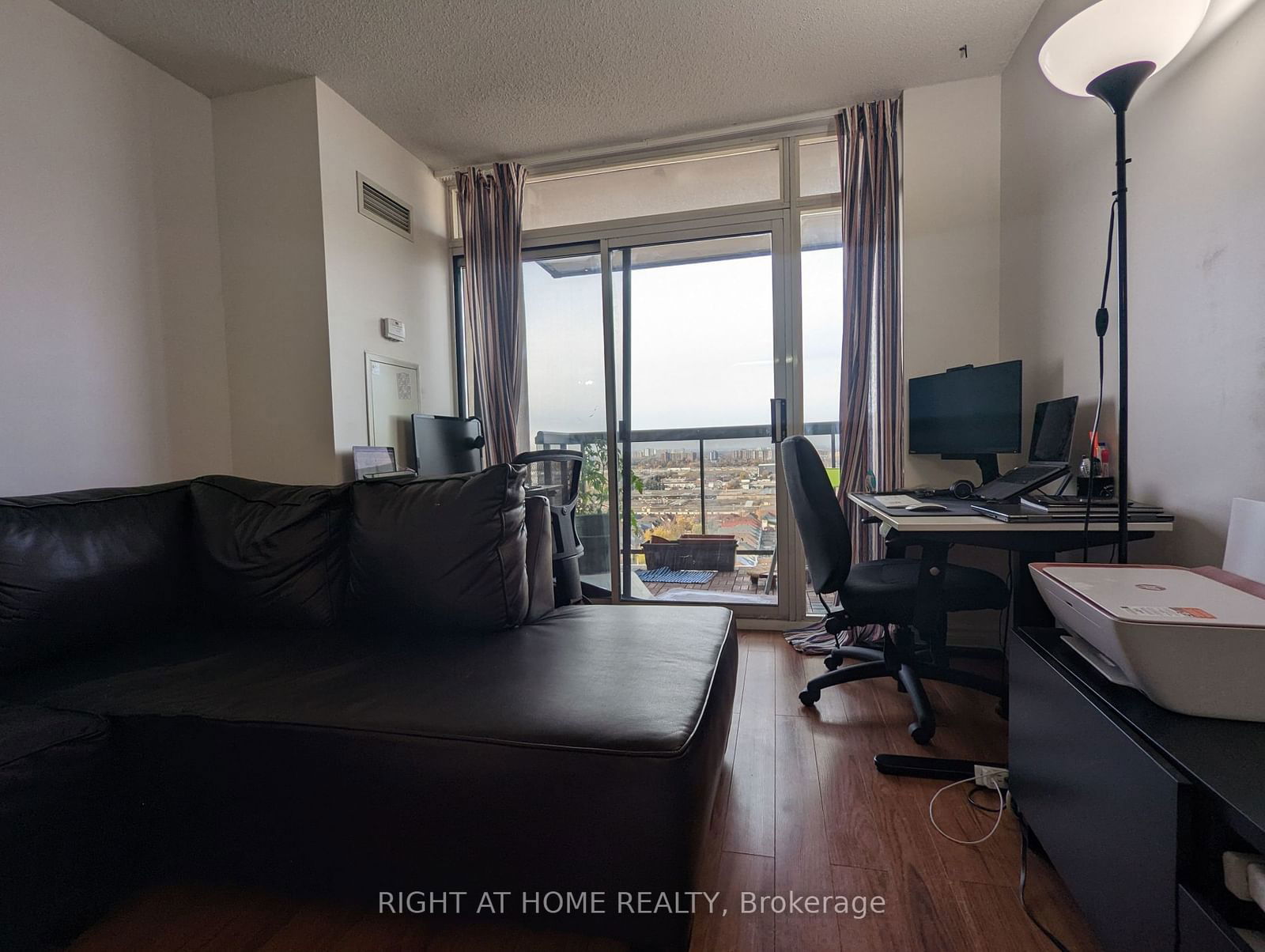 8 Mondeo Dr, unit 1512 for rent - image #3