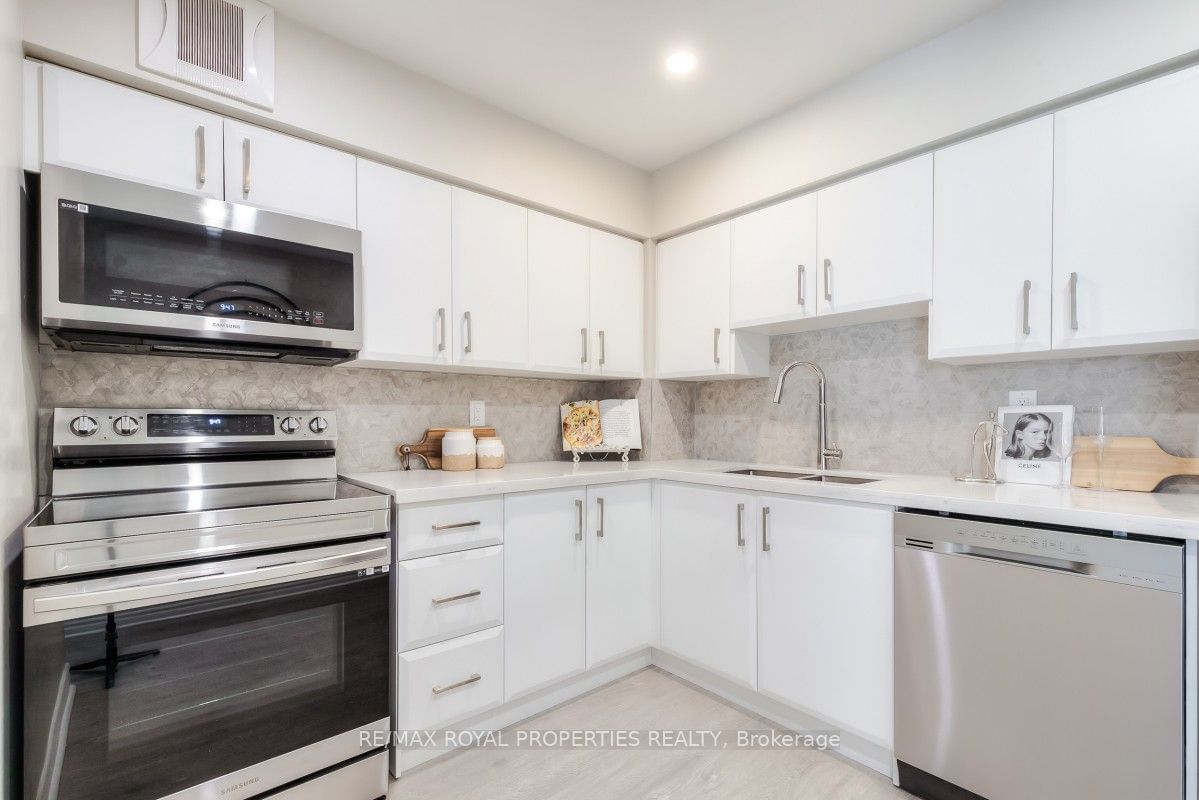 39 Kimbercroft Crt, unit 105 for sale - image #15