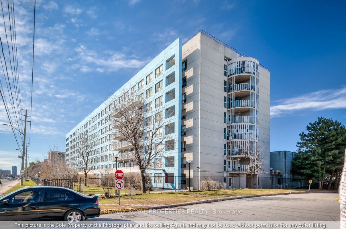 39 Kimbercroft Crt, unit 105 for sale - image #25