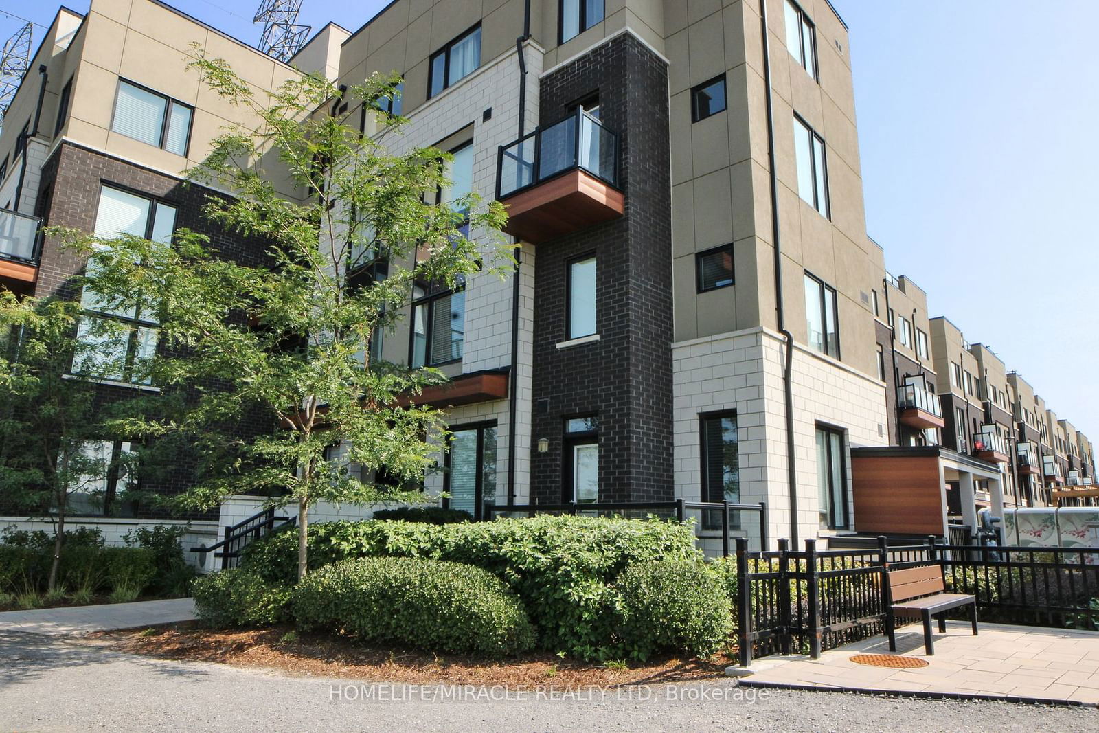 1555 Kingston Rd, unit 212 for sale - image #1