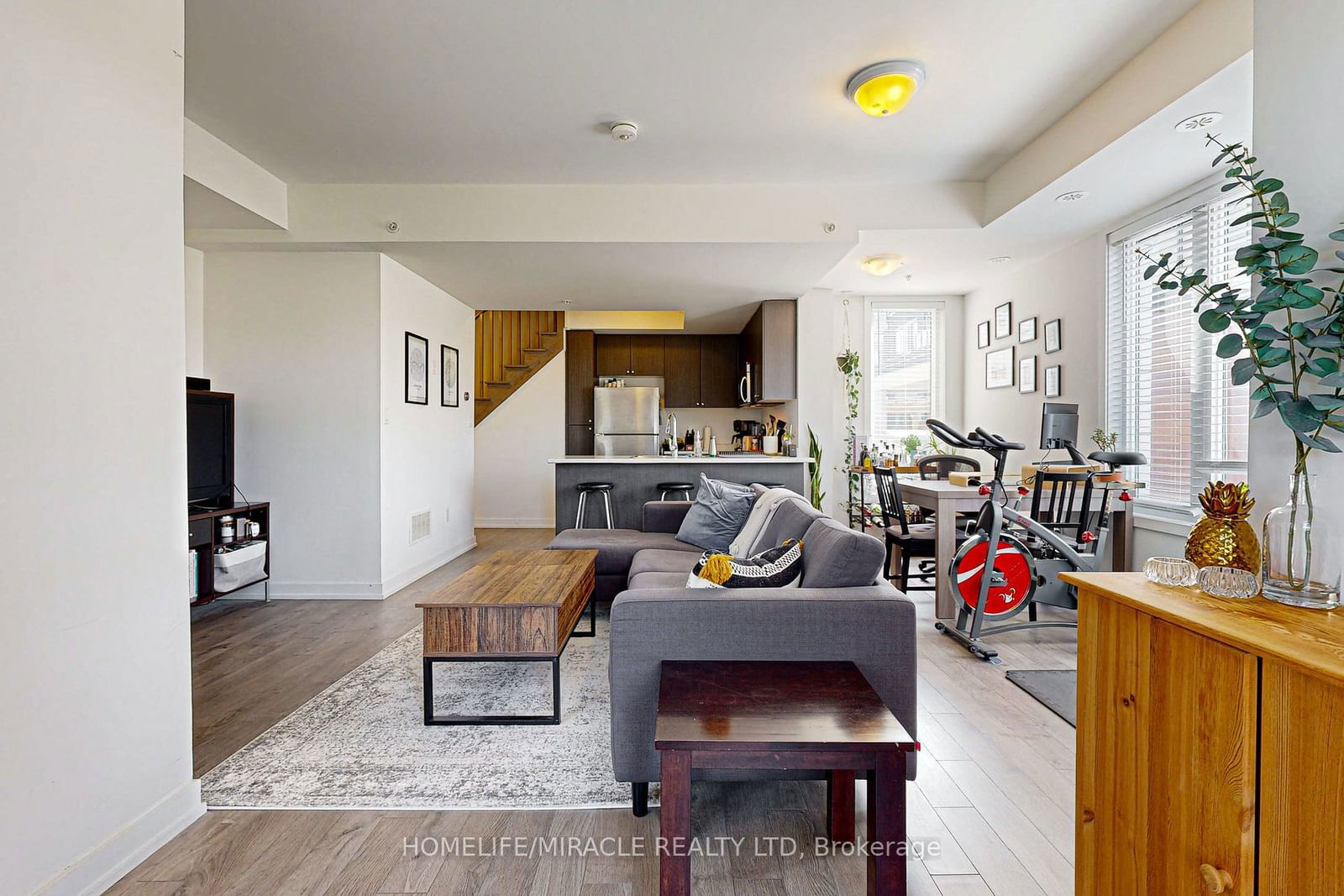 1555 Kingston Rd, unit 212 for sale - image #8