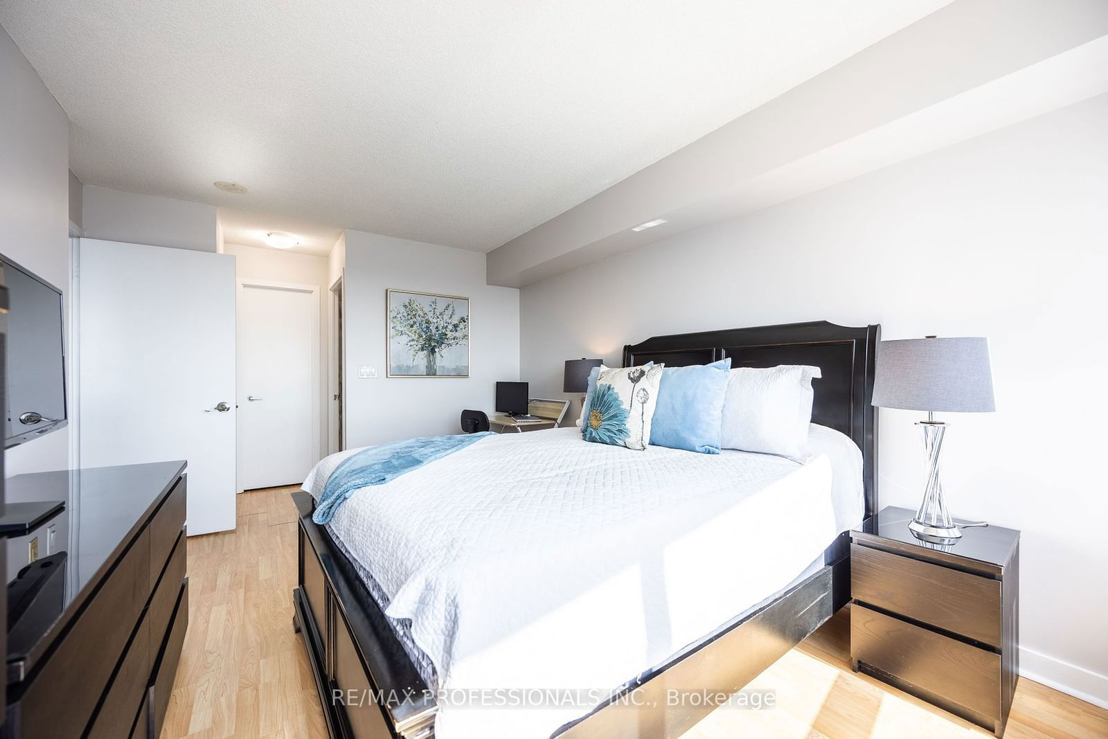 38 Lee Ctre, unit 3307 for sale - image #15