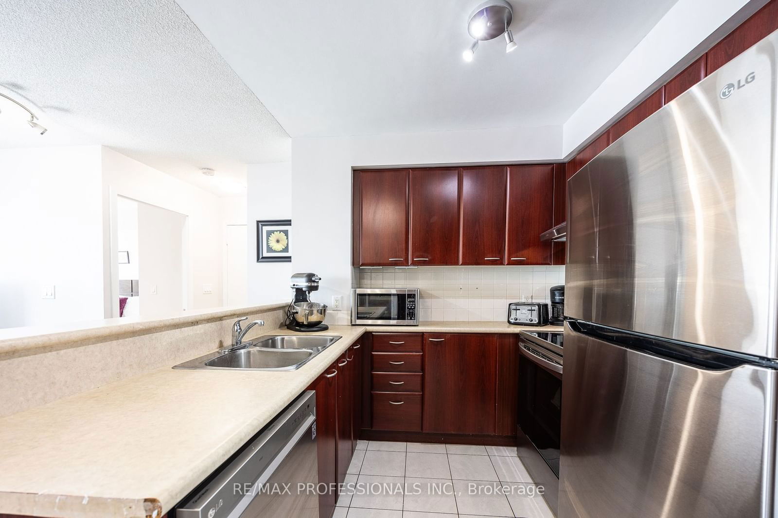 38 Lee Ctre, unit 3307 for sale - image #8