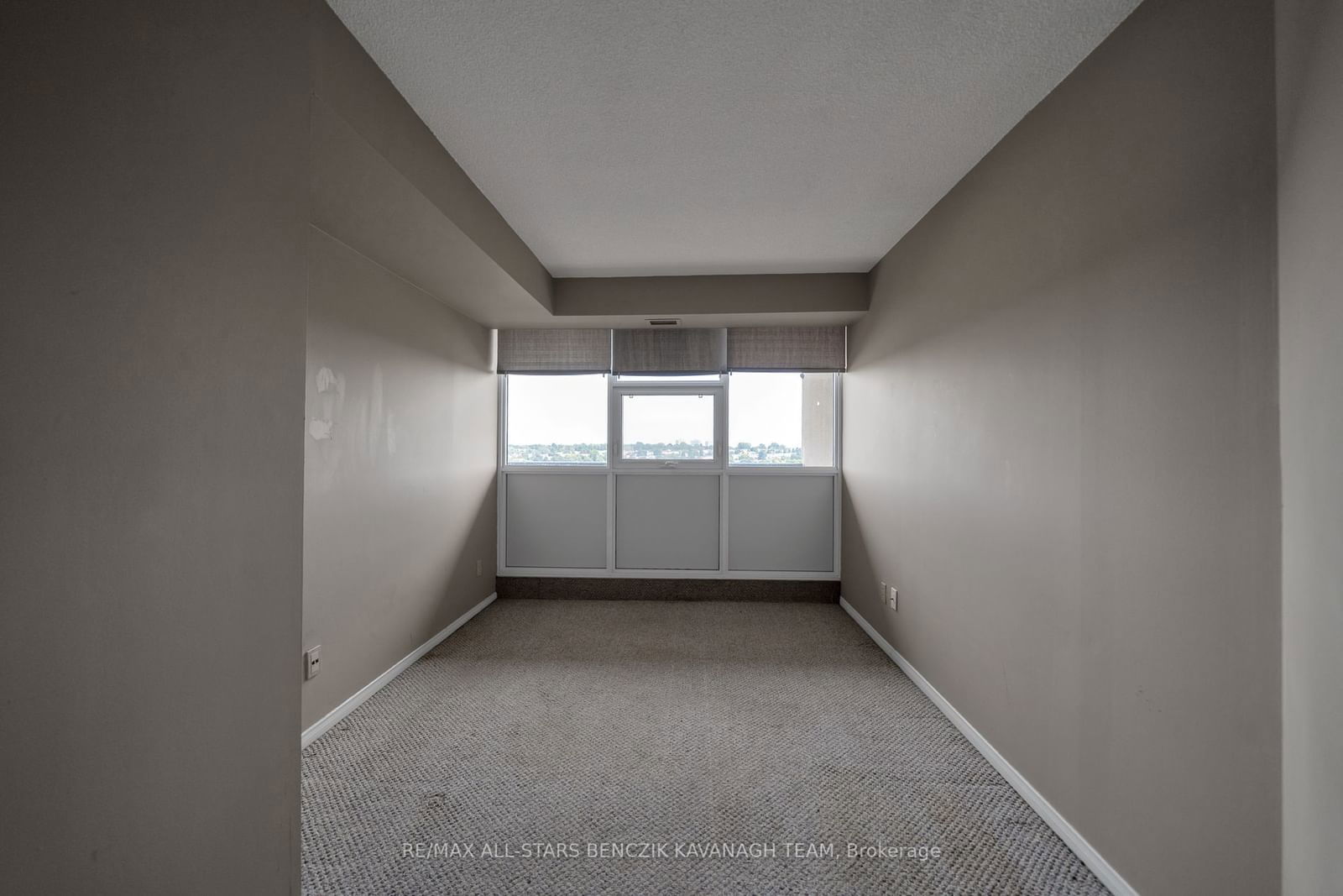 2 Westney Rd, unit 902 for rent - image #9