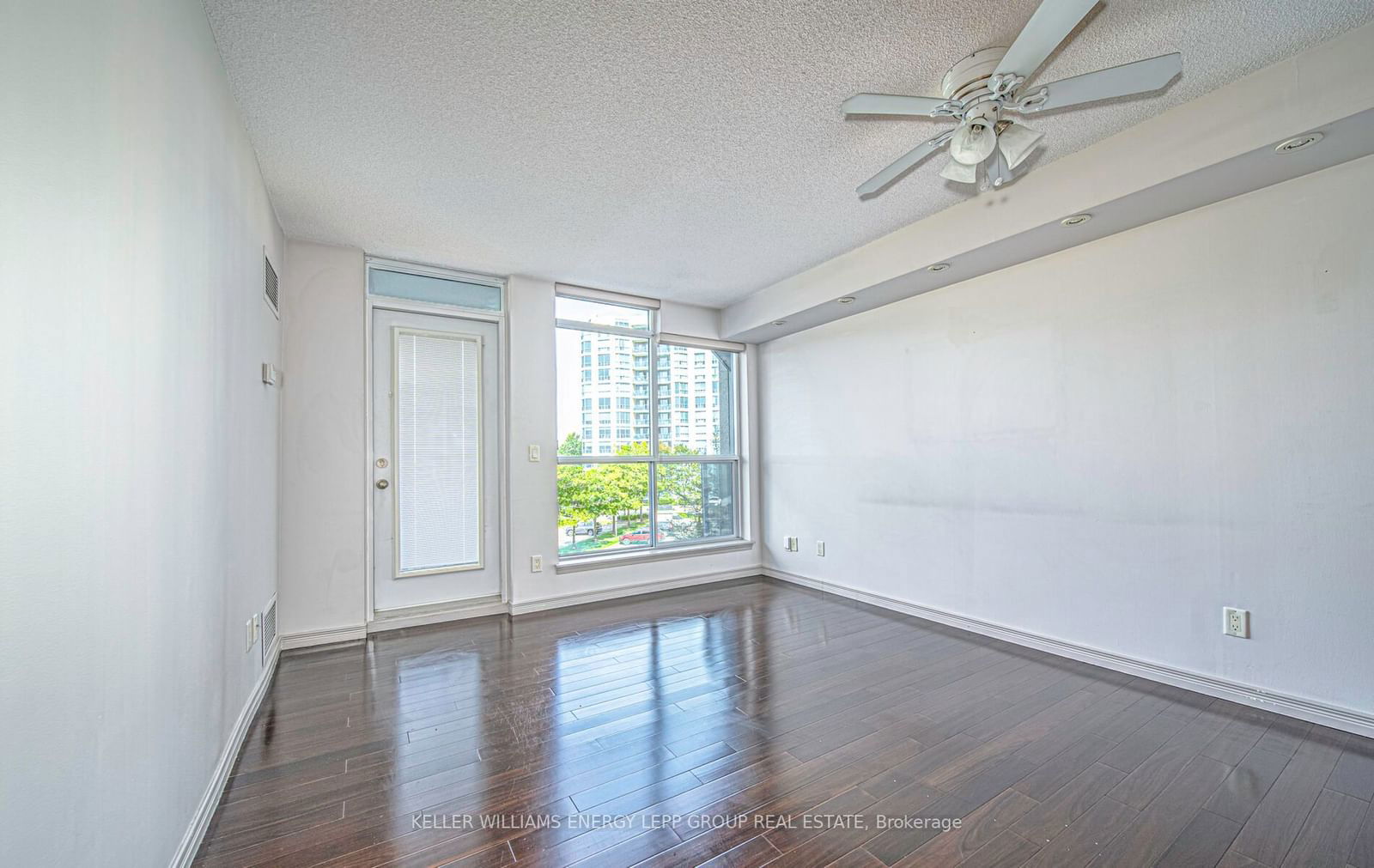 340 Watson St W, unit 316 for rent - image #6