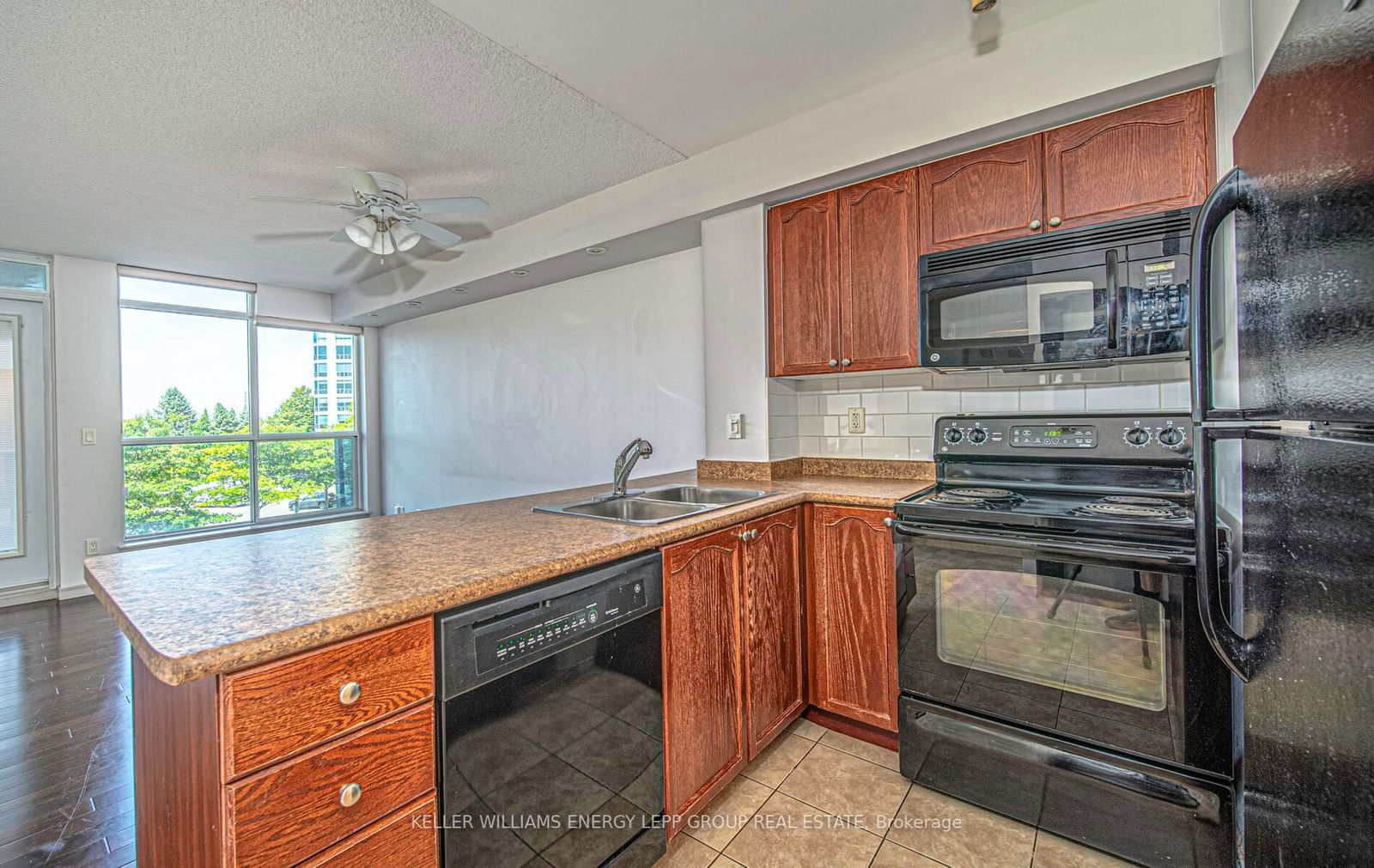 340 Watson St W, unit 316 for rent - image #9