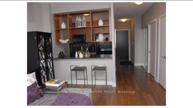 135 Village Green Sq, unit 321 for rent