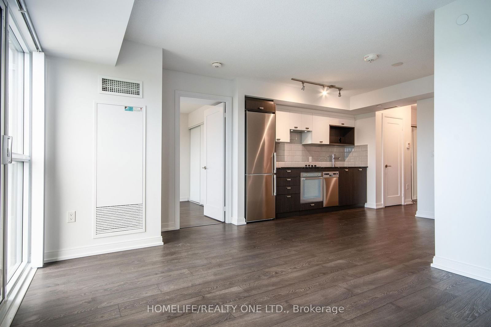 275 Village Green Sq, unit 719 for sale - image #5