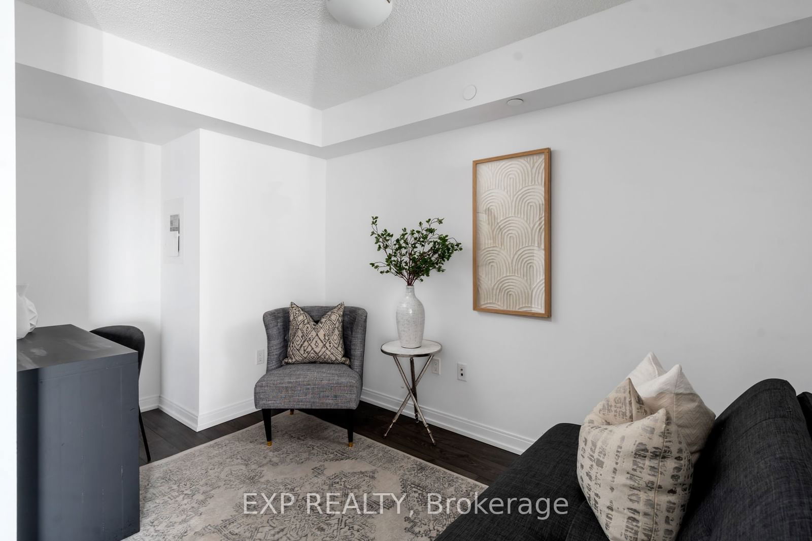 275 Village Green Sq, unit 2124 for sale