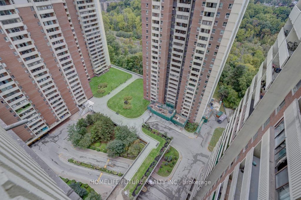 Crescent Town Condos, East York, Toronto