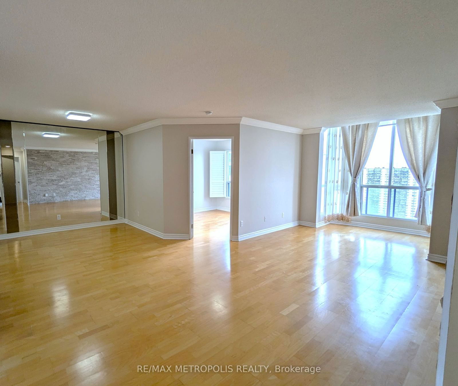 2550 Lawrence Ave E, unit 2204 for rent