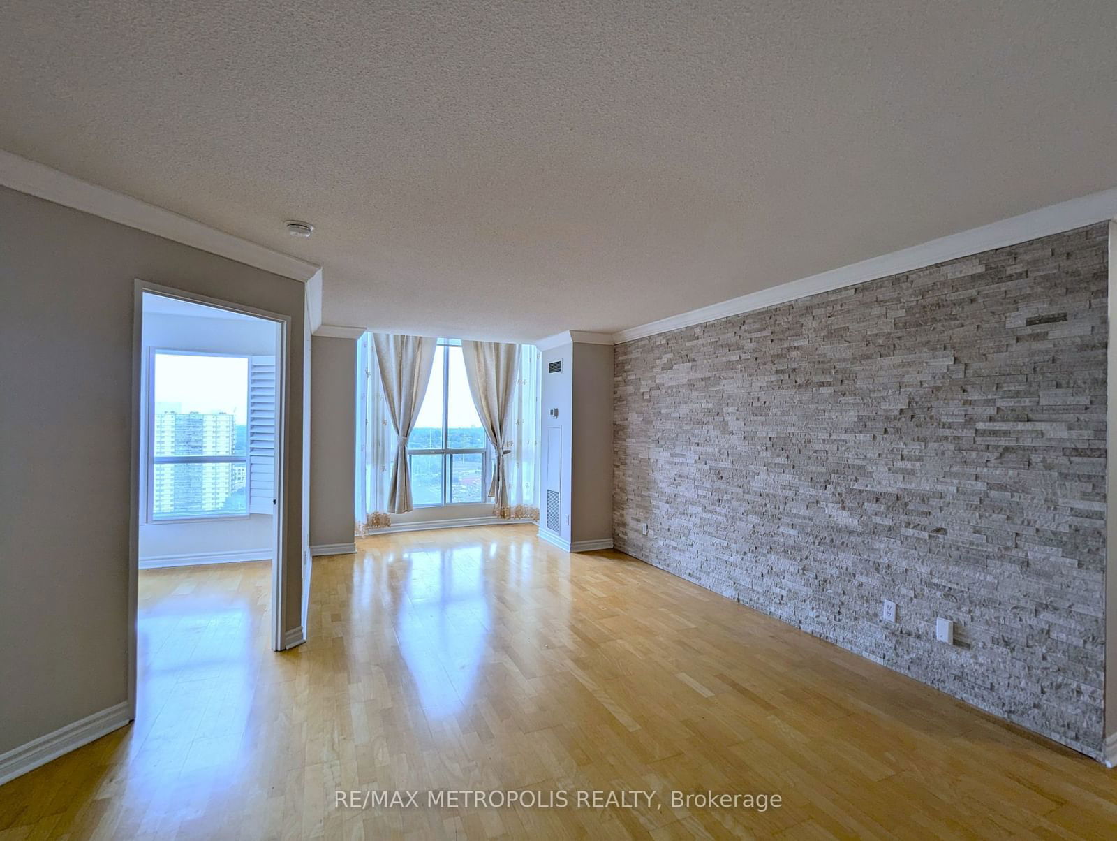 2550 Lawrence Ave E, unit 2204 for rent