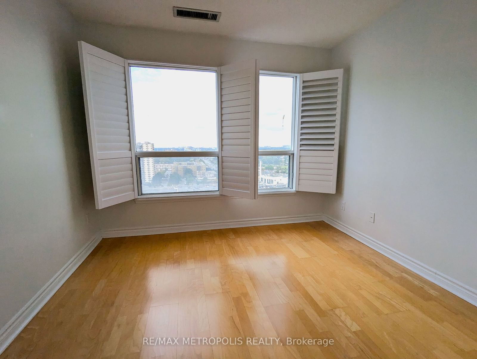 2550 Lawrence Ave E, unit 2204 for rent