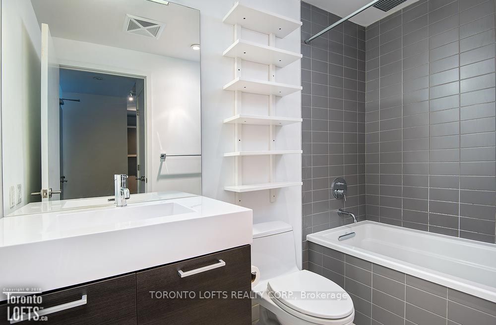 90 Broadview Ave, unit 611 for rent