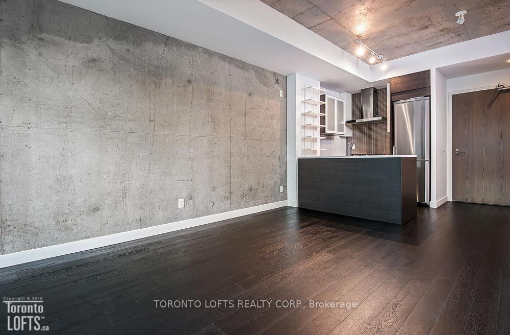 90 Broadview Ave, unit 611 for rent