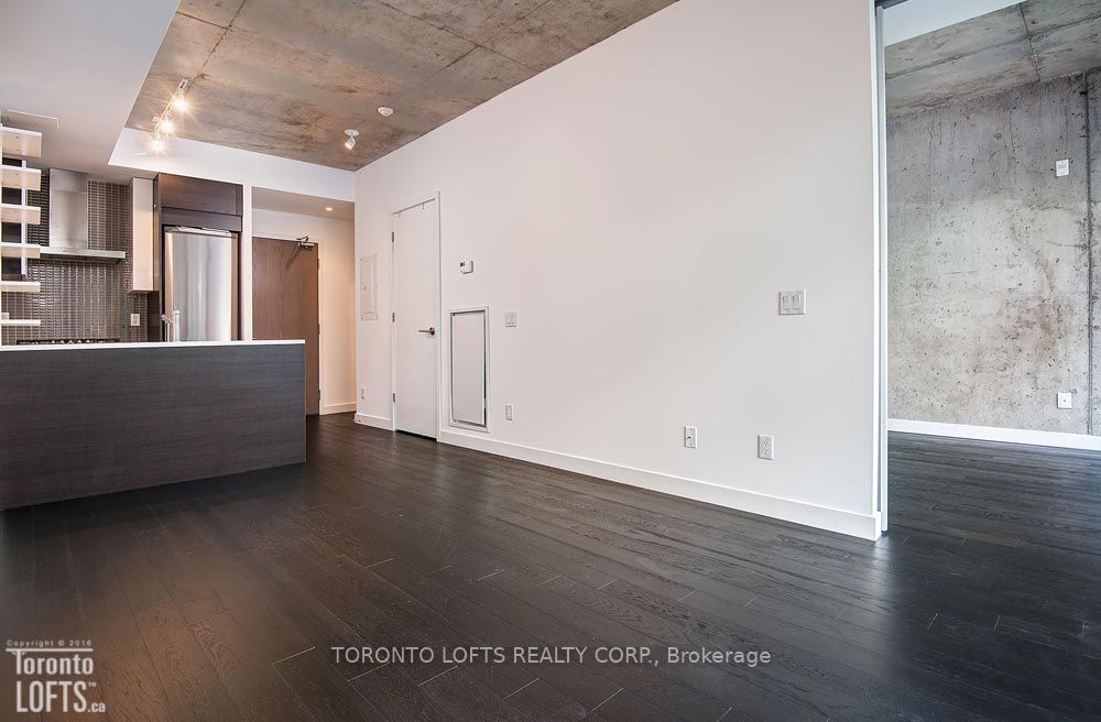 90 Broadview Ave, unit 611 for rent