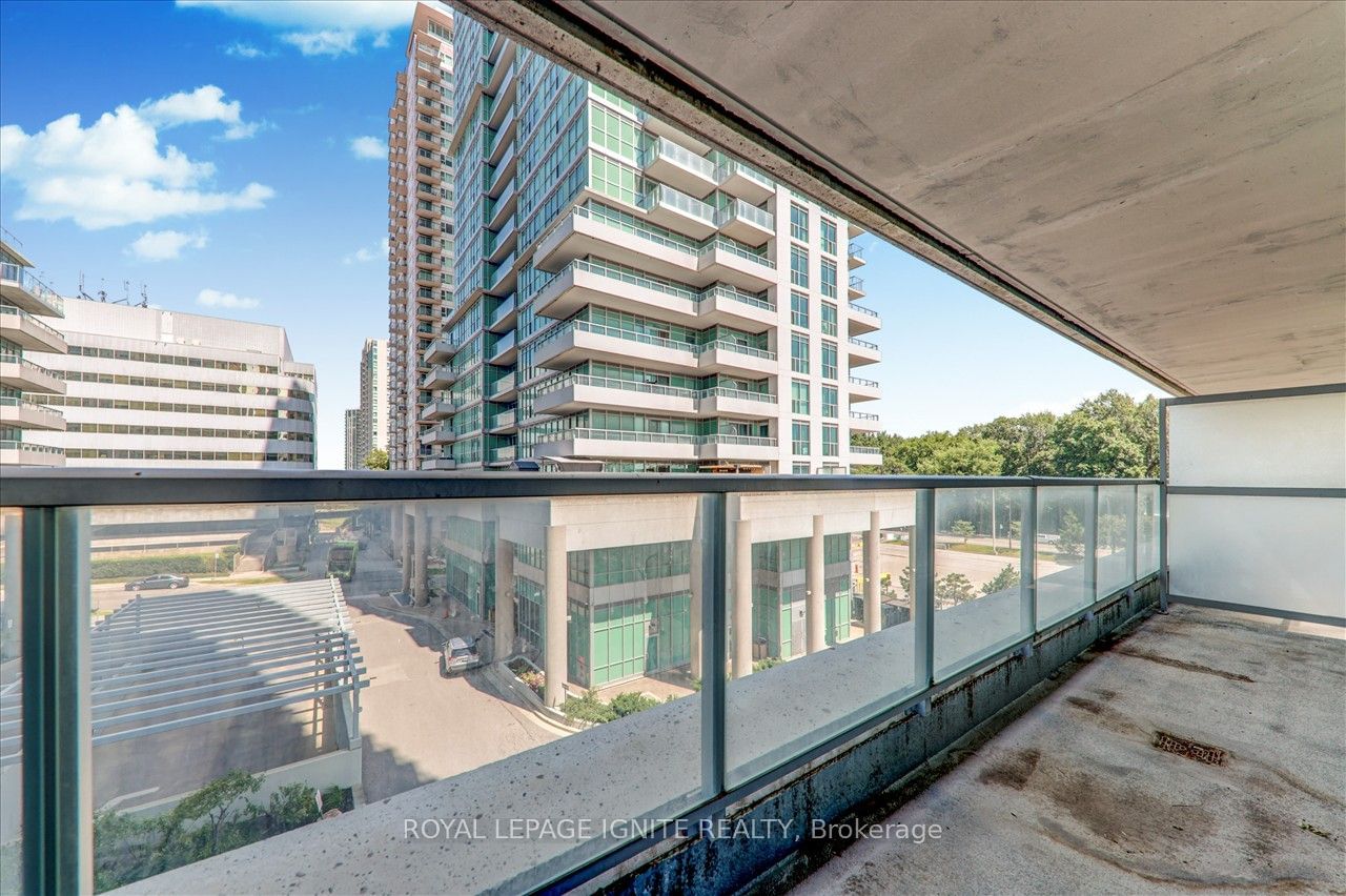 60 Town Centre Crt, unit 306 for rent